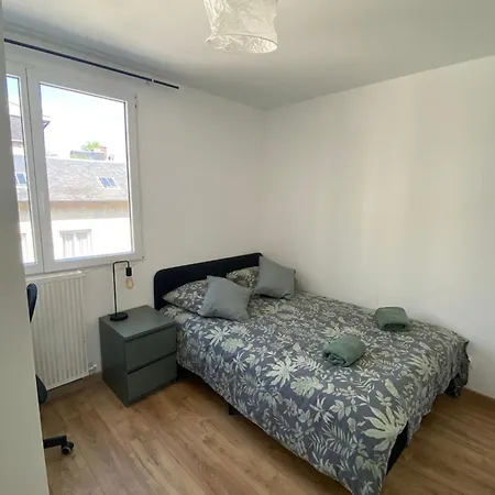 Parenthese Detente *